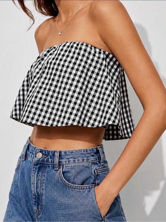 Aritzia Tops - Aritzia WILFRED Bonaventure Black Gingham Ruffle Crop Top Size M